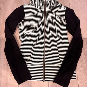 Lululemon Daily Yoga Jacket Classic Stripe Mint Moment Black / Black" colorway